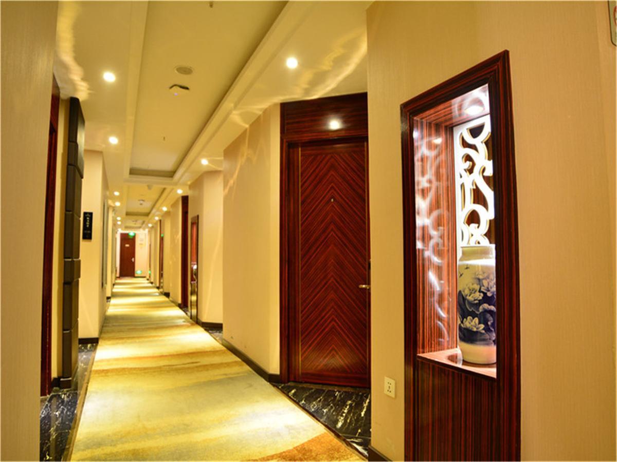 Lavande Hotel Wuhan Railway Station Exterior foto